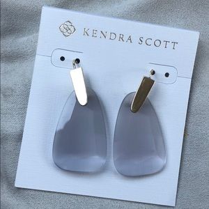 NEVER WORN Kendra Scott Marty Earrings